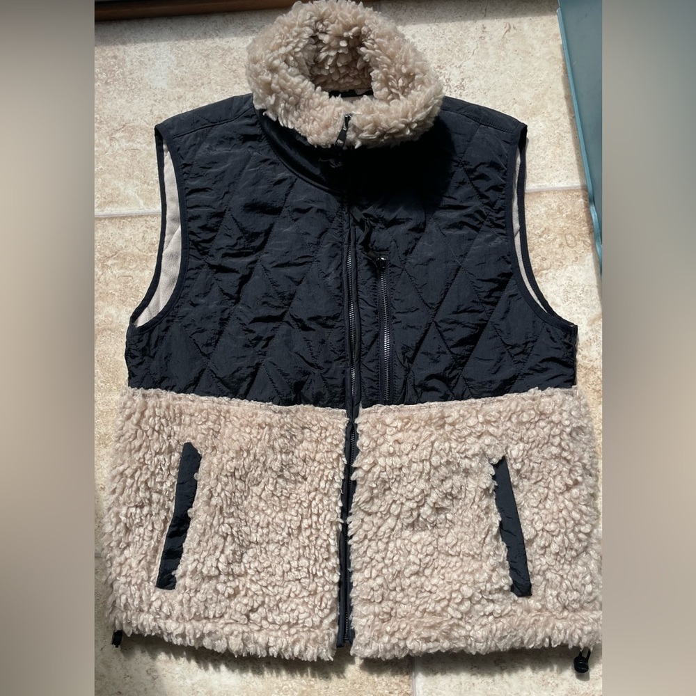 Abercrombie & Fitch Sherpa Vest
